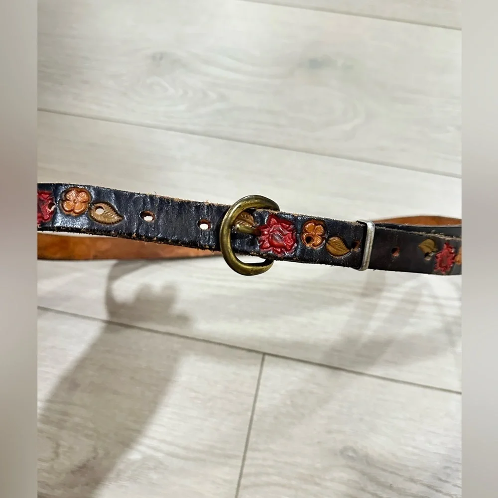 Vintage Hand-Tooled Leather Floral Belt – 40” Western Boho